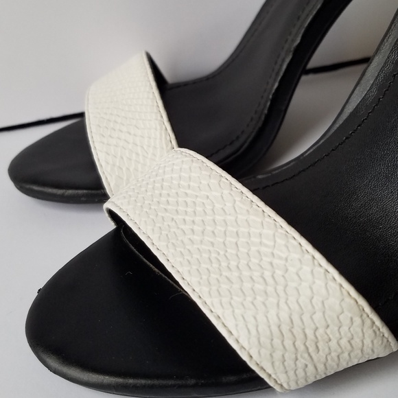 ⭐Host Pick!⭐ BCBGeneration Black and White Heels - Picture 6 of 7